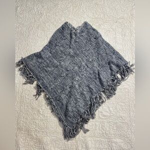 Fashion Forum DebrAnn Weiss & Co. Made in Peru Gray Alpaca Poncho‎